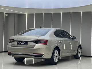 2022 Skoda Superb III Рестайлинг, бежевый, 1576000 рублей, вид 4
