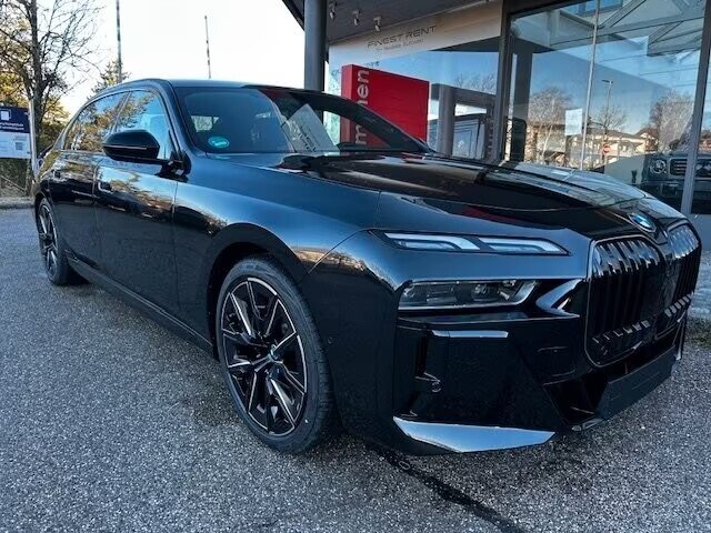 Открыть фотографии: BMW 7 серии VII (G70)