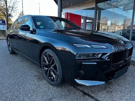 BMW 7 серии VII (G70)