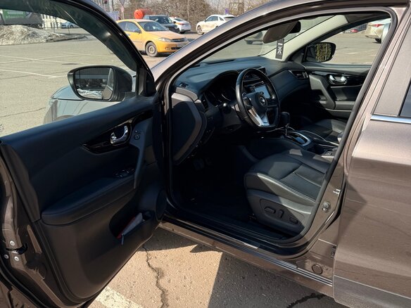 2022 Nissan Qashqai II Рестайлинг, коричневый, 2000000 рублей - вид 5
