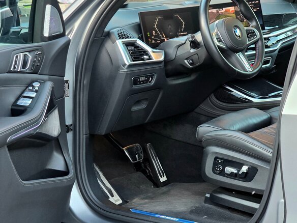 2022 BMW X7 M60i I (G07) Рестайлинг, серый, 15800000 рублей - вид 27