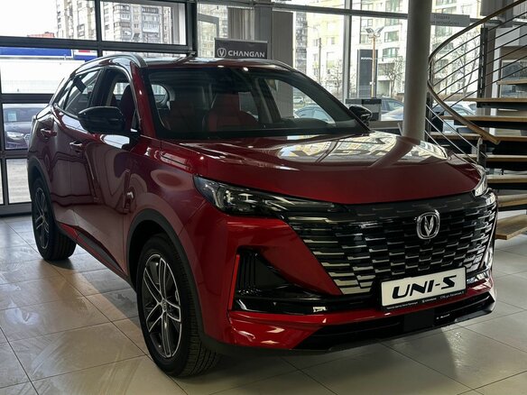 2024 Changan UNI-S I, красный, 3059900 рублей - вид 2
