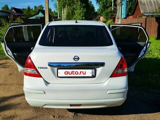 2012 Nissan Tiida I Рестайлинг, белый, 640000 рублей, вид 4