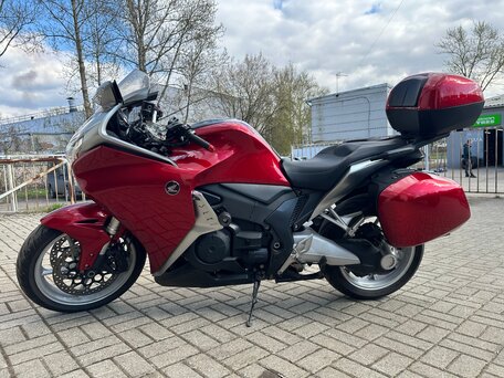 2010 Honda VFR 1200, красный, 820000 рублей, вид 5