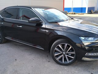 2025 Skoda Superb III Рестайлинг, чёрный, 3000000 рублей, вид 3