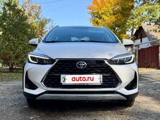 2022 Toyota Yaris L XP150 Рестайлинг, белый, 1700000 рублей, вид 1