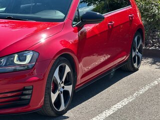 2016 Volkswagen Golf GTI VII, красный, 2300000 рублей, вид 5