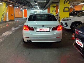 2013 BMW 5 серии 530d xDrive VI (F10/F11/F07), белый, 2200000 рублей, вид 3