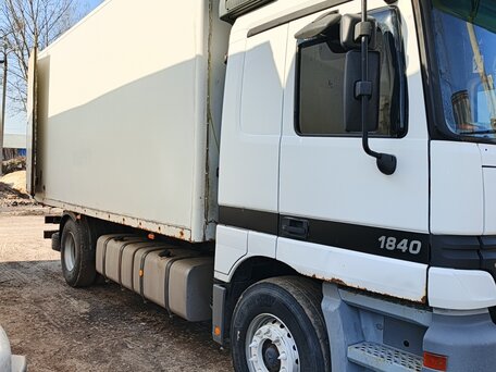 2001 Mercedes-Benz Actros, белый, 1750000 рублей, вид 2