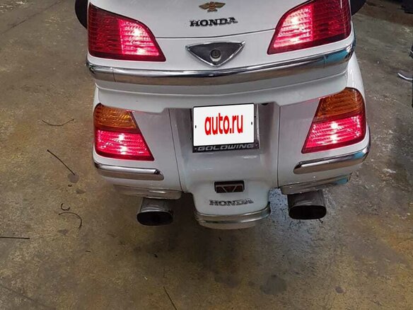 2004 Honda GL 1800 Gold Wing, белый, 900000 рублей - вид 2