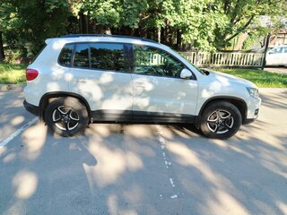 2011 Volkswagen Tiguan I Рестайлинг, белый, 1000000 рублей, вид 3