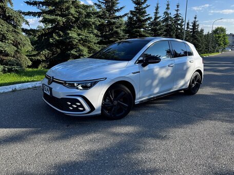 2022 Volkswagen Golf VIII, серый, 2190000 рублей, вид 1