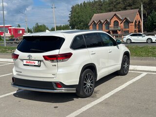 2019 Toyota Highlander III (XU50) Рестайлинг, белый, 3700000 рублей, вид 5