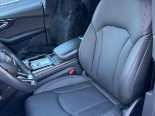 2020 Audi Q8 45 TDI I (4M), серый, 6800000 рублей, вид 4
