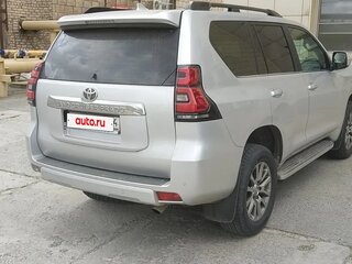 2018 Toyota Land Cruiser Prado 150 Series Рестайлинг 2, серебристый, 5500000 рублей, вид 4