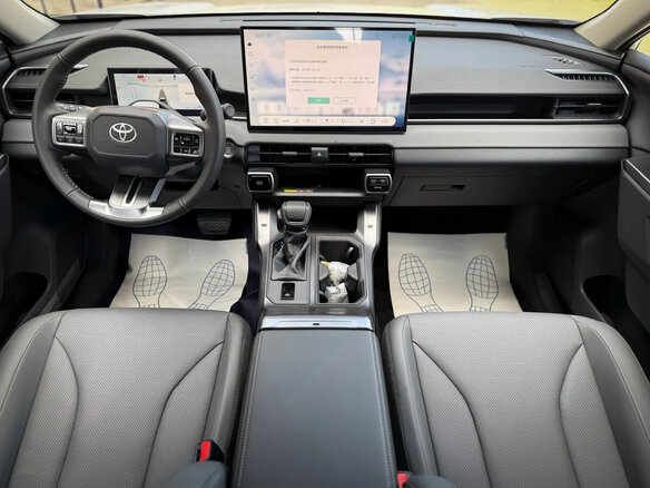 2026 Toyota RAV4 VI (XA60), белый - вид 10