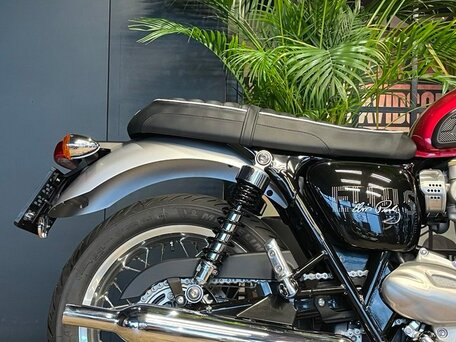 2024 Triumph Bonneville T120, красный, 1790000 рублей, вид 5