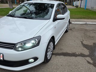 2014 Volkswagen Polo V, белый, 710000 рублей, вид 3