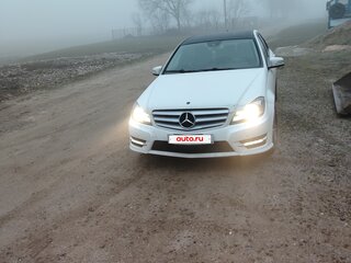 2011 Mercedes-Benz C-Класс 200 III (W204) Рестайлинг, белый, 1050000 рублей, вид 3