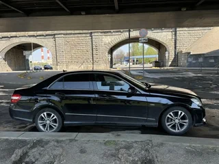 2010 Mercedes-Benz E-Класс 220 5G-Tronic IV (W212, S212, C207), чёрный, 1025000 рублей, вид 3