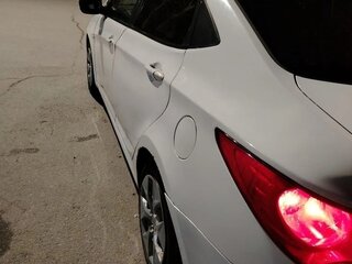 2013 Hyundai Solaris I, белый, 370000 рублей, вид 5