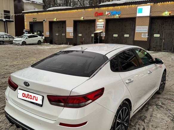 2019 Kia Optima IV Рестайлинг, белый, 2450000 рублей - вид 3