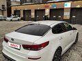 2019 Kia Optima IV Рестайлинг, белый, 2450000 рублей - вид 3