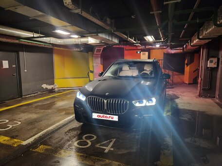 2020 BMW X5 45e IV (G05/G18), чёрный, 6600000 рублей, вид 3