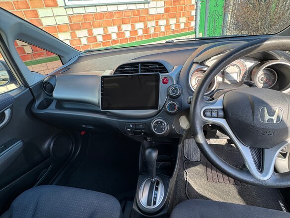 2009 Honda Fit II, серый, 850000 рублей - вид 7