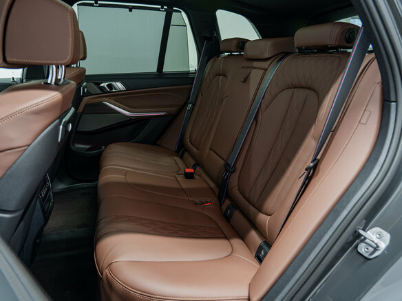 2026 BMW X5 30d IV (G05/G18) Рестайлинг, серый, 15850000 рублей - вид 23