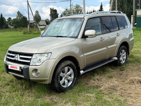 2010 Mitsubishi Pajero IV, бежевый, 2150000 рублей, вид 1
