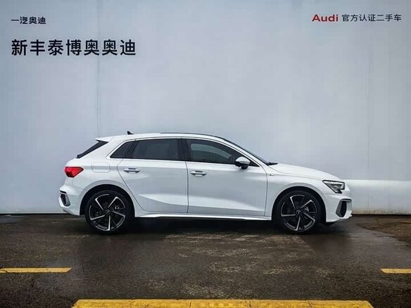 2023 Audi A3 Sportback 35 TFSI IV (8Y), белый, 1958000 рублей - вид 3