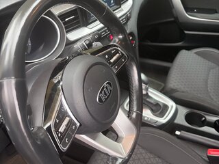 2020 Kia Ceed III, серебристый, 1680000 рублей, вид 5
