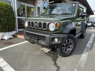 2023 Suzuki Jimny Sierra IV, зелёный, 1850000 рублей, вид 2