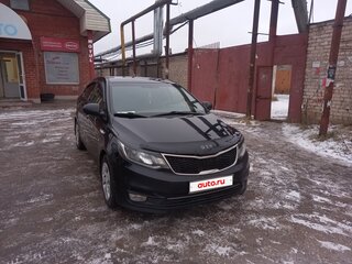 2016 Kia Rio III Рестайлинг, чёрный, 800000 рублей, вид 4