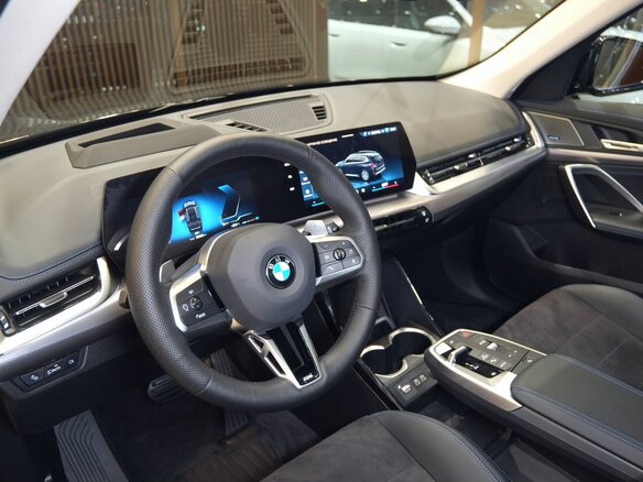 2026 BMW X1 25Li xDrive III (U11/U12), чёрный - вид 11