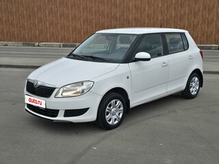 2013 Skoda Fabia II Рестайлинг, белый, 520000 рублей, вид 1