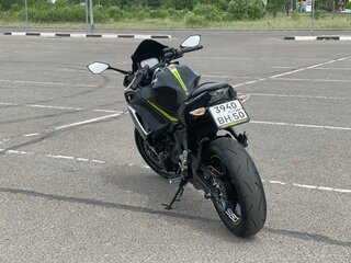 2021 Kawasaki Ninja 650, чёрный, 1030000 рублей, вид 2
