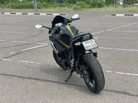 2021 Kawasaki Ninja 650, чёрный, 1030000 рублей, вид 2