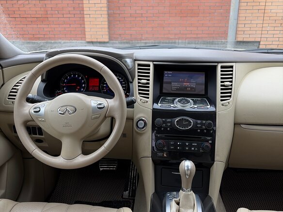 2009 Infiniti FX FX35 II (S51), белый - вид 5