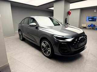2025 Audi Q5 Sportback TFSI quattro S tronic II (GU), серый, 9983100 рублей, вид 3