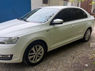 2018 Skoda Rapid I Рестайлинг, белый, 1685000 рублей, вид 1