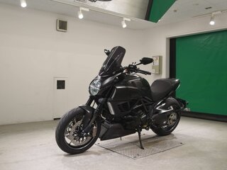 2011 Ducati Diavel Carbon, чёрный, 871000 рублей, вид 4