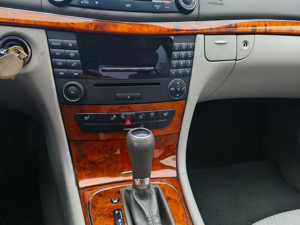2008 Mercedes-Benz E-Класс 200 III (W211, S211) Рестайлинг, чёрный, 1500000 рублей - вид 4