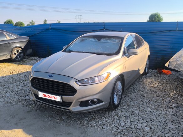 2015 Ford Fusion (North America) II, коричневый