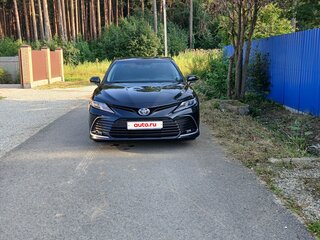 2021 Toyota Camry VIII (XV70) Рестайлинг, чёрный, 2900000 рублей, вид 3