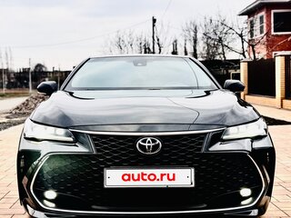2022 Toyota Avalon V, чёрный, 3320000 рублей, вид 2