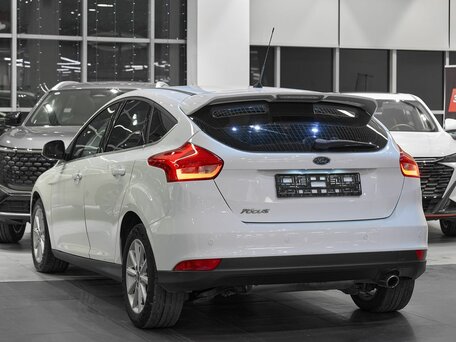 2015 Ford Focus III Рестайлинг, белый, 949000 рублей, вид 4