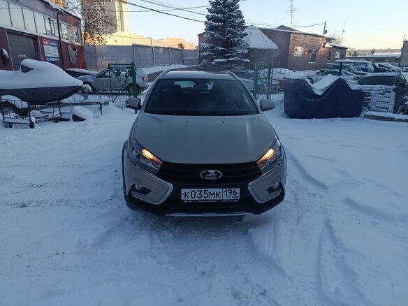 2018 Lada (ВАЗ) Vesta SW Cross I, бежевый, 1100000 рублей