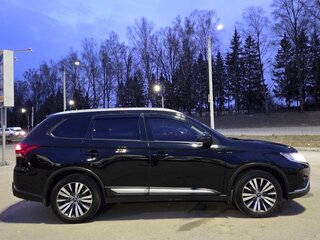 2021 Mitsubishi Outlander III Рестайлинг 3, чёрный, 2250000 рублей, вид 4